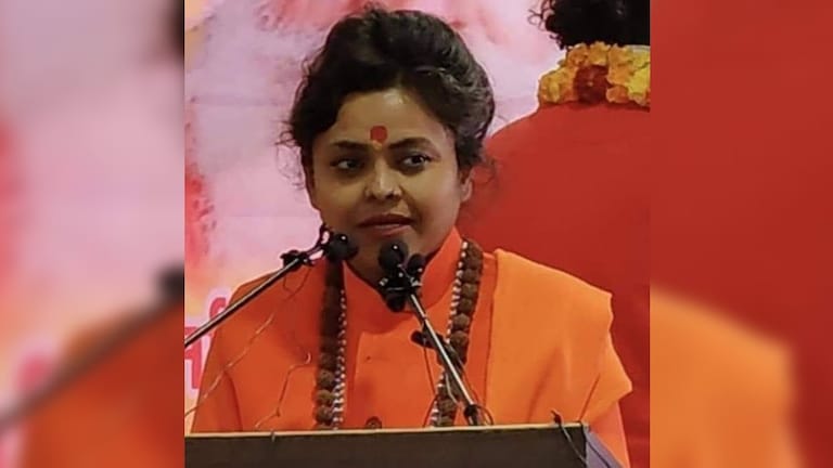 अलीगढ़ में अभिषेक गुप्ता मर्डर केस से चर्चा में आईं पूजा शकुन पांडे कौन हैं? पूरी कहानी सामने आई Pooja Shakun Pandey