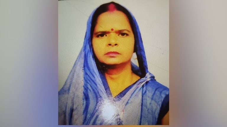 बेटे नितिन ने खोला दरवाजा सामने पड़ी मिली मां रेनू की लाश... 20 साल का भाई निखिल था लापता, लखनऊ में ये क्या हुआ UP Tak