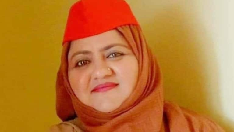 I Love Muhammad पर सपा नेता सुमैया राणा ने भड़काऊ पोस्ट डाल की बंदूकों की बात, लखनऊ पुलिस ने ले लिया तगड़ा एक्शन Sumaiya Rana, Sumaiya Rana FIR, Lucknow, Lucknow news, Lucknow Police Challenge, Social Media Hate Speech, SP Leader, Love Mohammad Poster, Sumaiya Rana Threat To Police, UP Police