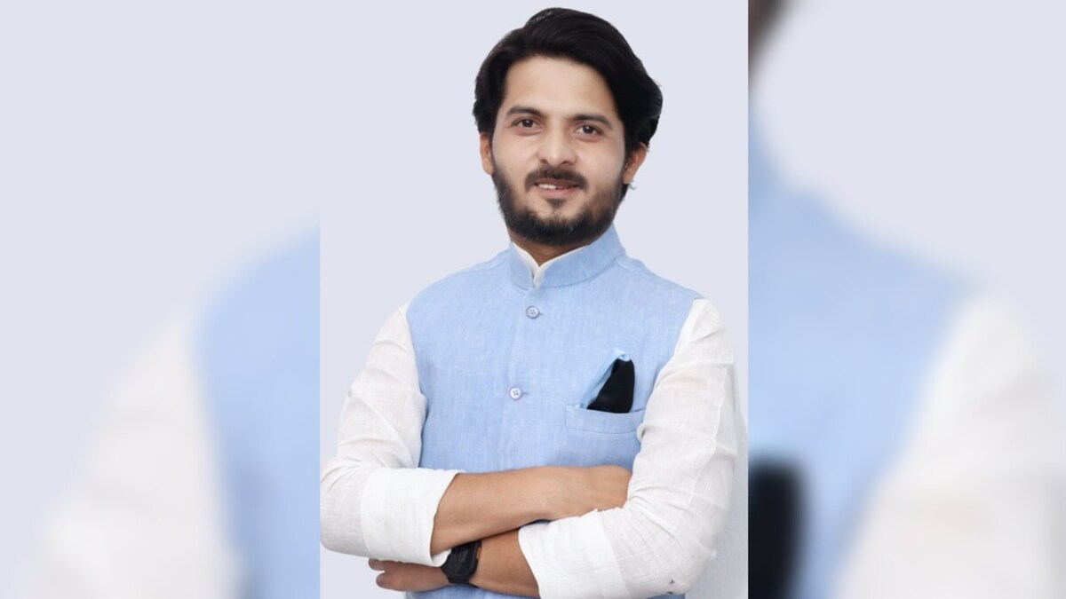 लखनऊ में BJP नेता जीशान खान को रास्ते से पुलिस पकड़ ले गई, हाथ में पहनी स्मार्टवॉच ने बचा लिया, कैसे? zeeshan Khan