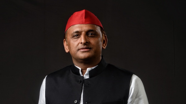 अखिलेश यादव की आजम खान से मुलाकात पर फंसा नया पेंच... सपा चीफ ने नहीं मानी ये बात तो रोका जाएगा उन्हें लखनऊ में Akhilesh Yadav