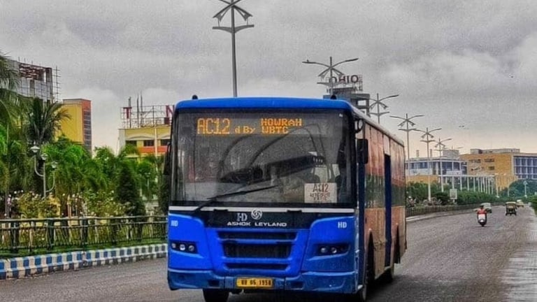 नोएडा में 8 साल बाद चलेंगी 20 AC बसें, जानें कब से मिलेगा यात्रियों को इसका फायदा UP Tak