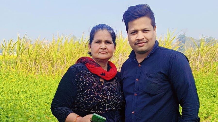 तस्वीर में बेबी और ईशान