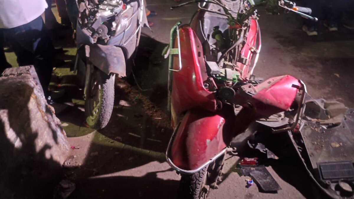 इन्हीं 2 स्कूटरों में हुआ ब्लास्ट