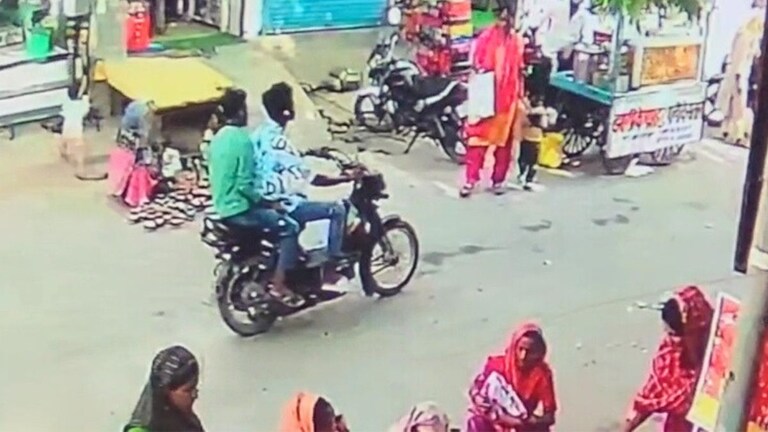 कानपुर में SBI के कर्मचारी गए थे लंच ब्रेक पर... नाबालिग चोर कैश काउंटर से 3 लाख लेकर भाग गया UP Tak