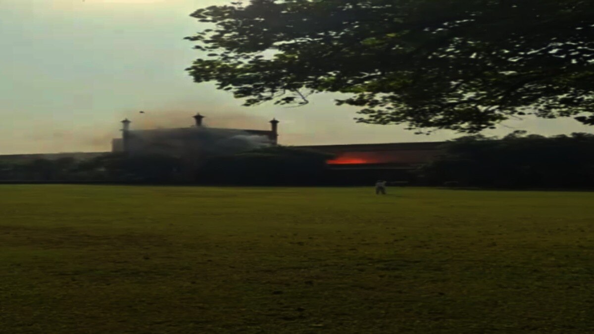 Agra, Agra news, Agra viral news, Taj Mahal, Taj Mahal news, Taj Mahal fire, आगरा, आगरा न्यूज, ताजमहल, ताजमहल में आग