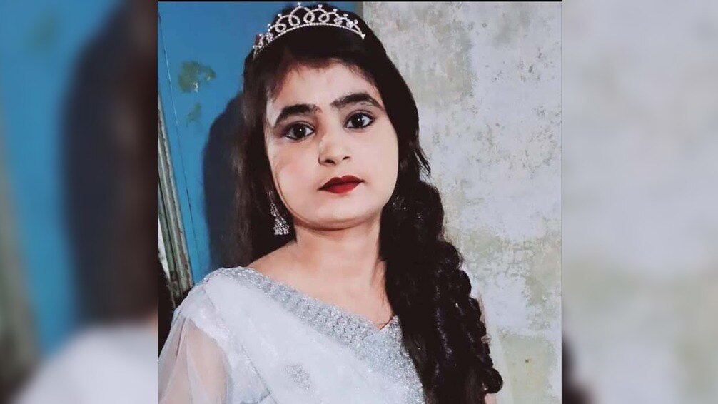 Jhansi Love Marriage, Mahak death.