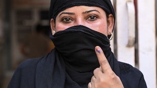 बुर्का पहनकर वोट डालने वाली महिलाओं की पहचान अब आंगनवाड़ी कार्यकर्ता करेंगी! चुनाव आयोग के आदेश का सपा ने किया कड़ा विरोध UP Tak
