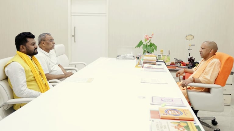 ओमप्रकाश राजभर के कहने पर कौन सी सड़क बनवाने लगे सीएम योगी आदित्यनाथ? Azamgarh, Azamgarh News, OP Rajbhar, Om Prakash Rajbhar, UP News, Road Construction, CM Yogi Adityanath, Yogi Adityanath, CM Yogi, आजमगढ़, सीएम योगी, योगी आदित्यनाथ, यूपी न्यूज, सड़क निर्माण
