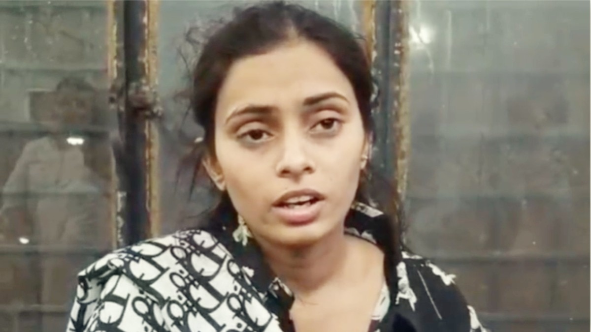 Muzaffarnagar court fight news, Muzaffarnagar husband wife clash, dowry dispute in Muzaffarnagar, Neelofer Siddiqui husband fight news, Muzaffarnagar family dispute video viral