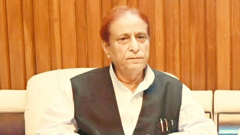 'संसद और विधानसभा में अच्छा आदमी बताया जाएगा मगर ये नहीं कि मैं मुर्गी-भैंस चोर था'…अब आजम खान ये क्या बोले? Azam Khan, Azam Khan News, Rampur, Rampur news, up politics, Samajwadi Party, Samajwadi Party news, आजम खान, आजम खान सुरक्षा, यूपी न्यूज