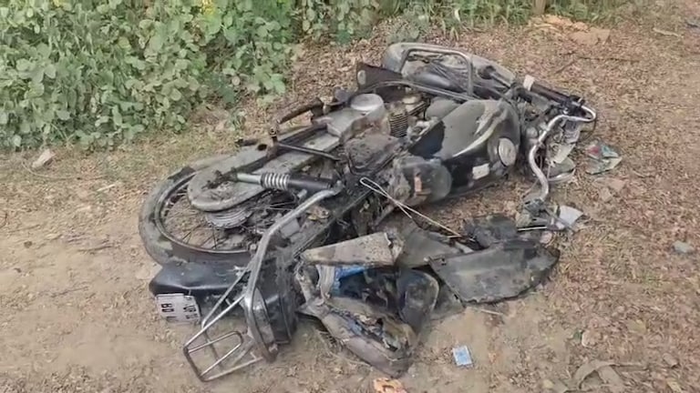 लखनऊ में शादी समारोह के लिए पटाखे लेकर जा रहे थे अहमद और अलीम, बाइक टकराई बछिया से... सबके चीथड़े उड़े Lucknow News