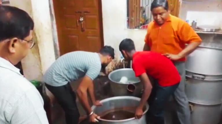 गाजीपुर की मशहूर मिठाई दुकानों पर छापा, अंदर से जैसा घी, खोया, छेना मिला उसे जान हो जाएंगे हैरान Raid on adulterated food item