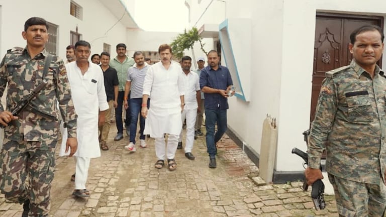बाहुबली धनंजय सिंह बिहार चुनाव में झारखंड की सीमा पर ये किसके लिए प्रचार करने लगे? Dhananjay Singh, Jama khan, Jaunpur, Jaunpur News, Dhananjay Singh News, Bahubali Dhananjay Singh, UP News, Bihar chunav, धनंजय सिंह, धनंजय सिंह न्यूज, बाहुबली धनंजय सिंह, यूपी न्यूज, बिहार चुनाव, बिहार विधानसभा चुनाव