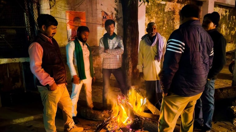 UP Weather Update: यूपी में दिवाली के बाद ऐसा हो जाएगा मौसम... IMD ने कड़ाके की ठंड को लेकर दिया ये बड़ा अपडेट यूपी में फिर से ठंड बढ़ने की संभावना है.
