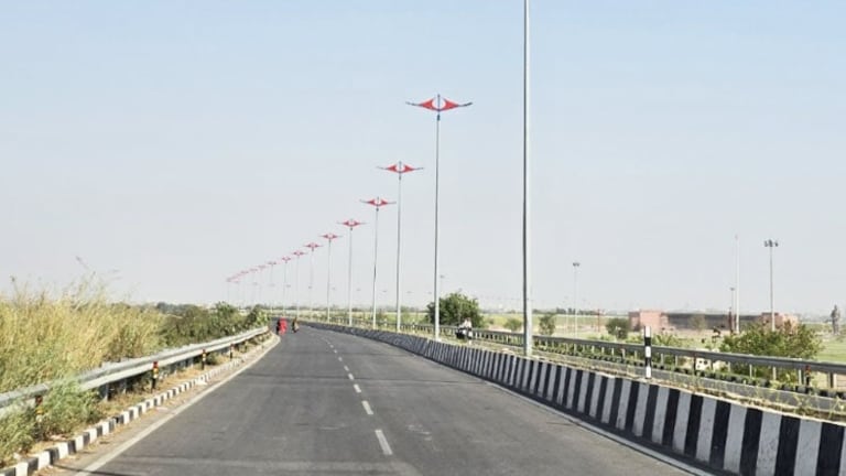 लखनऊ में LDA बनाएगा IIM रोड से गोमतीनगर तक ग्रीन कॉरिडोर... ट्रैफिक जाम से मिलेगी निजात, देखें पूरी रिपोर्ट Lucknow LDA Devlopment News
