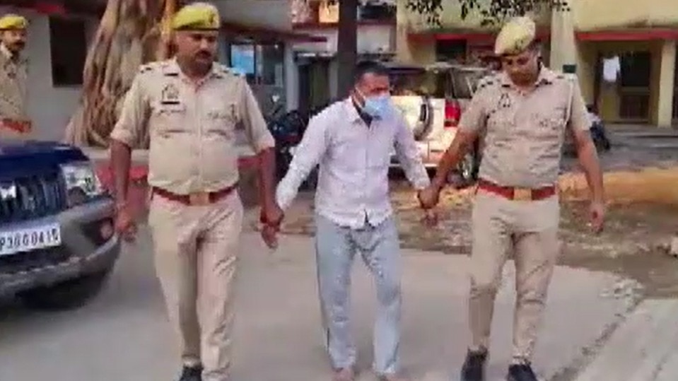 धनतेरस के मेले में युवती को छेड़ रहा था मतलूफ अली, वीडियो वायरल होने के बाद पुलिस ने बिगाड़ दी चाल