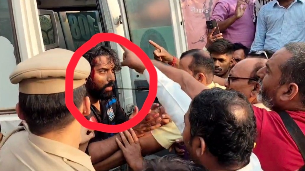 प्रयागराज के बड़े मिठाई कारोबारी के बेटे ने 7 लोगों पर चढ़ा दी जैगुआर कार, कौन है रचित मध्यान?