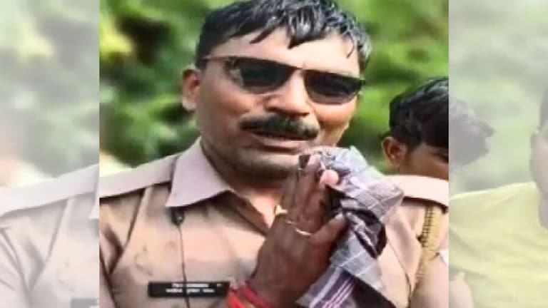 उन्नाव में खुदकी जान जोखिम में डालकर 20 फीट गहरे नाले में कूदा सिपाही, फिर इस तरह बचाई युवक की जान UP Tak