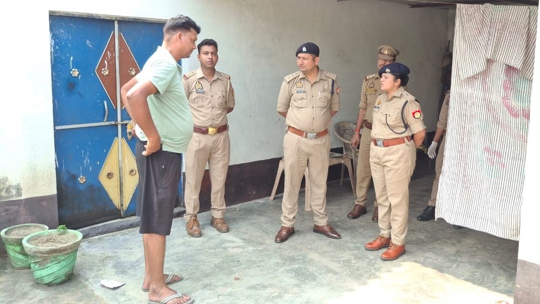 शाहजहांपुर में भाई दूज के मौके पर पति ने मायके जाने से रोका तो पत्नी ने बेटे प्रतीक संग पी लिया जहर, दोनों ने तोड़ा दम