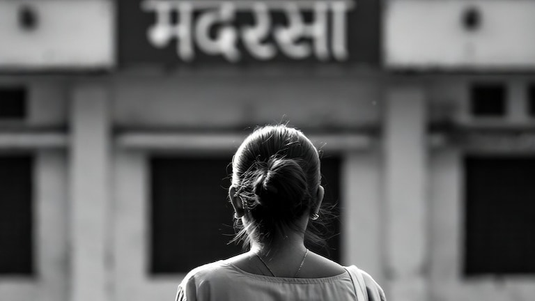 मुरादाबाद के मदरसा ने 13 साल की लड़की के सामने रखी वर्जिनिटी टेस्ट की शर्त!... और भी बहुत कुछ हुआ Moradabad News
