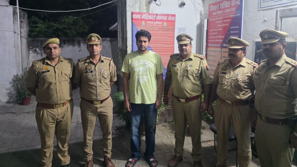 मेरठ में व्यापारी से सड़क पर नाक रगड़वाने वाले विकुल चपराना को दोबारा किया गया अरेस्ट, पुलिस ने इसे फिर से क्यों दबोचा? पुलिस गिरफ्त में आरोपी विकुल चपराना