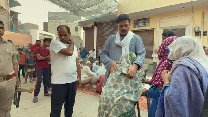 ग्रेटर नोएडा में दलित किशोर की हत्या से भड़के परिजन, सीएम योगी ने फोन पर की पीड़ित पिता से ये बात, पूरा मामला जानें Greater Noida, Noida, Greater Noida Police, Noida Police, Dalit murder, Dalit teenager murder case in Greater Noida, CM Yogi Adityanath, CM Yogi, ग्रेटर नोएडा