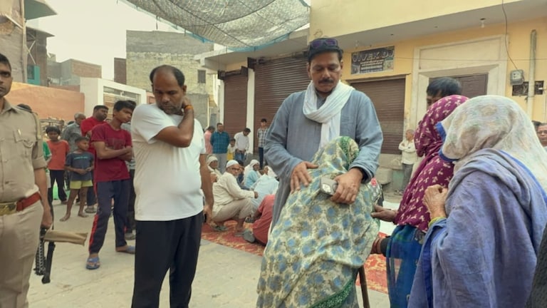 ग्रेटर नोएडा में दलित किशोर की हत्या से भड़के परिजन, सीएम योगी ने फोन पर की पीड़ित पिता से ये बात, पूरा मामला जानें Greater Noida, Noida, Greater Noida Police, Noida Police, Dalit murder, Dalit teenager murder case in Greater Noida, CM Yogi Adityanath, CM Yogi, ग्रेटर नोएडा