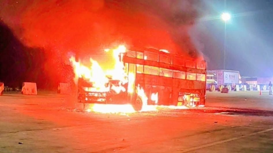 Lucknow Agra Expressway, Double Decker Bus Fire, Bus Accident Uttar Pradesh, Fire on Expressway, Passengers Safe, Bus Caught Fire, Fire Brigade Rescue, Lucknow News
