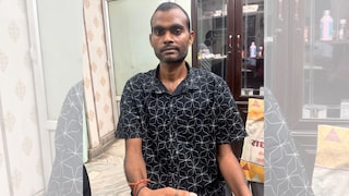 गोरखपुर में बीआरडी मेडिकल कॉलेज के डॉक्टरों ने दुर्लभ बीमारी से जूझ रहे युवक की बचाई जान, सर्जरी कर निकाली सैकड़ों गांठें UP Tak
