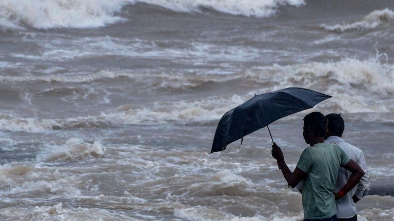 Cyclone Montha Update: IMD ने चक्रवाती तूफान 'मोंथा' को लेकर जारी किया ऑरेंज अलर्ट! यूपी में अगले 2-3 दिन दिखेगा ऐसा असर Cyclone Montha to make landfall on October 28, said IMD
