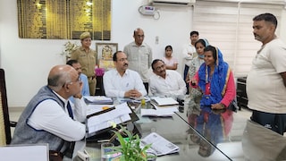 62 साल की मां को बेटे और बहू ने घर से निकाला वो रोते हुए पहुंचीं DM के पास... फिर IAS जितेंद्र सिंह ने कर दिया कमाल UP Tak