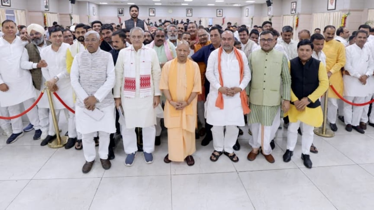 8.5 साल में गन्ने की कीमत 85 रुपये प्रति क्विंटल बढ़ाई गई... सुगरकेन किसानों के साथ सीएम योगी का संवाद UPTak