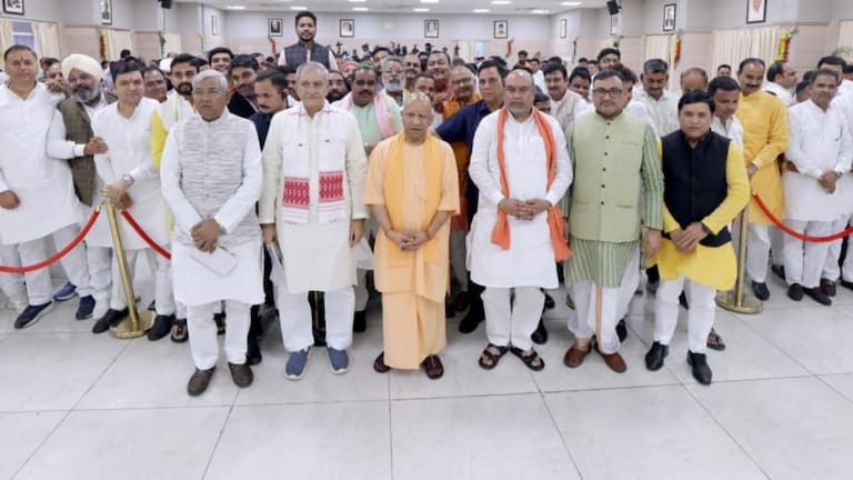 8.5 साल में गन्ने की कीमत 85 रुपये प्रति क्विंटल बढ़ाई गई... सुगरकेन किसानों के साथ सीएम योगी का संवाद UP Tak