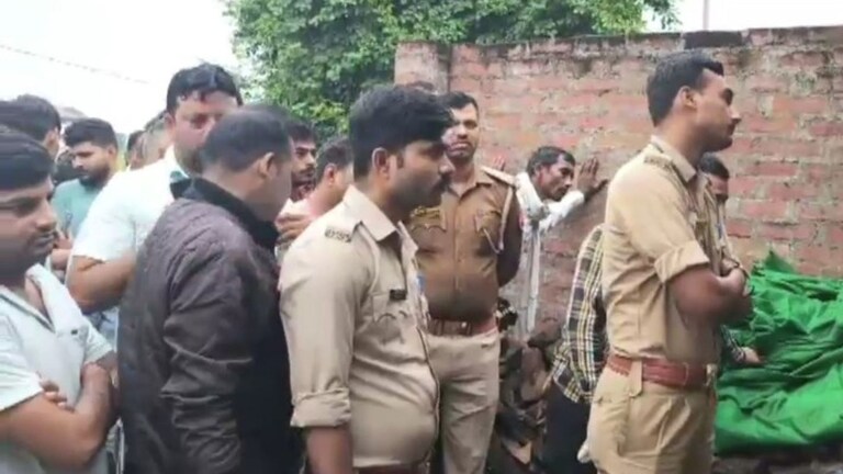 कौन है गैंगस्टर दुर्गेश सिंह उर्फ मोनू जिसने खुद को ही मार ली गोली? UP Tak