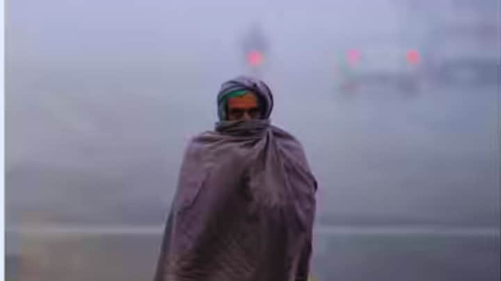 UP Weather Update: यूपी में अब बस ठंड ही ठंड! मौसम विभाग ने कड़ाके की सर्दी को लेकर दिया ये ताजा अपडेट UP Weather Update