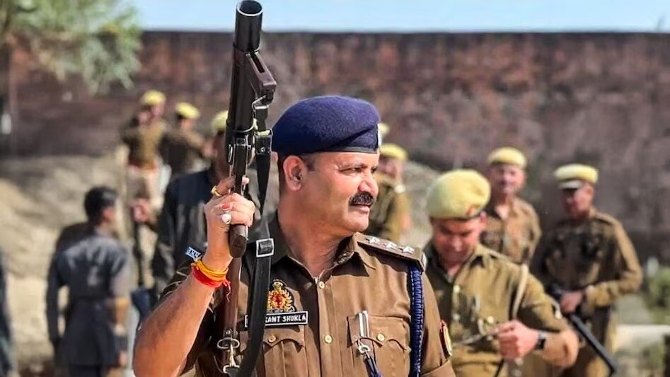 कानपुर में DSP रहे ऋषिकांत शुक्ला