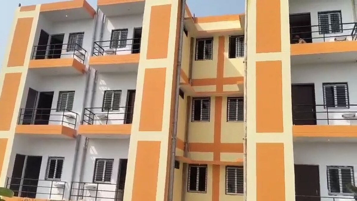 लखनऊ में 72 सस्ते सरकारी फ्लैट की चाबी लोगों को मिली, जानें किस जाति को गए कितने फ्लैट Lucknow Sardar Vallabhbhai Patel Awasiye Yojana