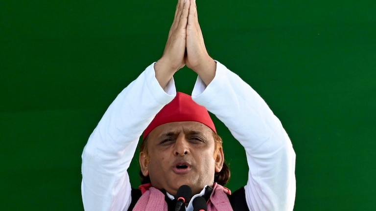 बिहार विधानसभा चुनाव के फर्स्ट फेज की वोटिंग के बाद ही सपा चीफ अखिलेश यादव ने कर दिया बड़ा प्रेडिक्शन Akhileh Yadav