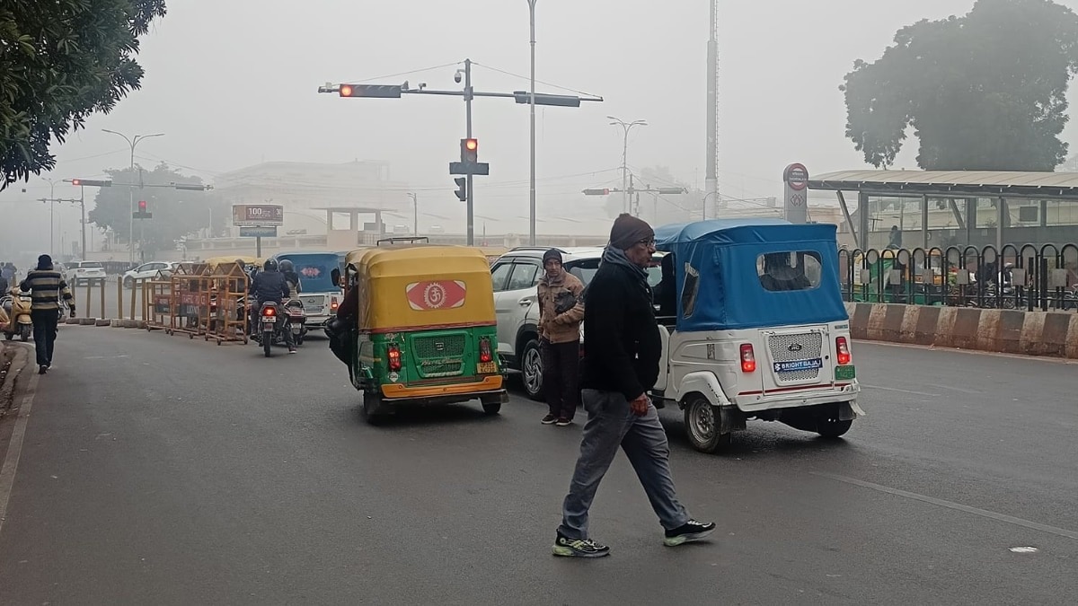 UP Weather update: बहराइच सबसे गर्म, बाराबंकी में 11°C तक गिरा पारा... यूपी में ठंड को लेकर आया अब ये अलर्ट UP Tak