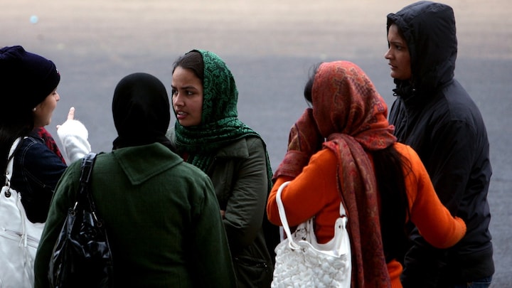 UP Weather forecast bulletin: अगले 48 घंटों में 2-3°C गिरेगा टेंप्रेचर, यूपी के मौसम को लेकर आया ये अपडेट UP Weather Update