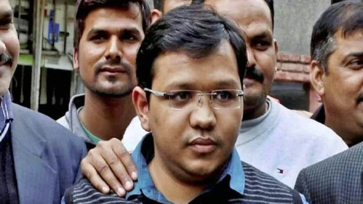 लखनऊ जेल के हाईप्रोफाइल कैदी अनुभव मित्तल ने सिपाही के फोन से जज को कैसे भेजा धमकी वाला मेल? गजब का दिमाग लगाया Anubhav Mittal