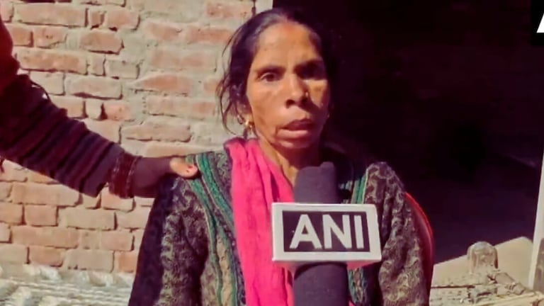 दिल्ली ब्लास्ट में मारे गए अमरोहा के अशोक की बहन भूरी की ये चित्कार आपके कलेजे को बेध देगी! Ashok sister Bhuri