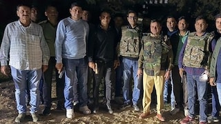 मुरादाबाद में एनकाउंटर के बीच IPS सतपाल अंतिल की जैकेट में धंस गई गोली, गजब का पूरा सीन UP Tak