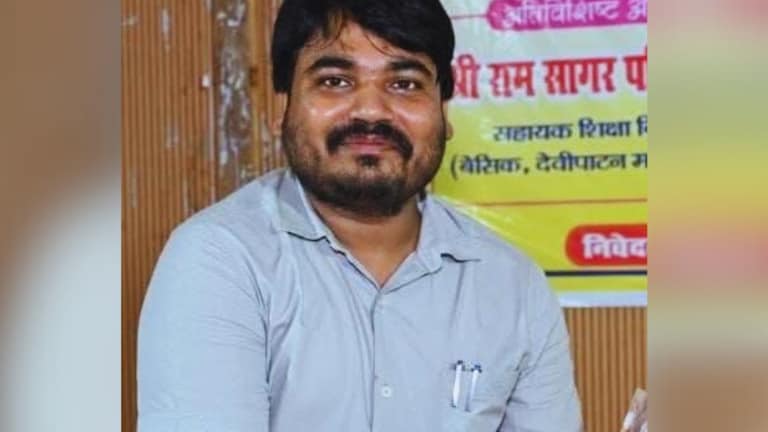 गोंडा में BSA अतुल तिवारी ने इतनी बड़ी रिश्वत मांग ली कि उड़ जाएंगे होश! एडवांस रुपया भी उठा लिया BSA Atul Tiwari