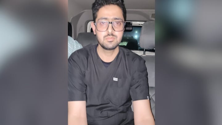 पुलिस ने अब कानपुर से कार्डियोलॉजिस्ट डॉ. आरिफ मीर को उठाया... टेरर कनेक्शन में क्या पता चला? Dr Arif Mir