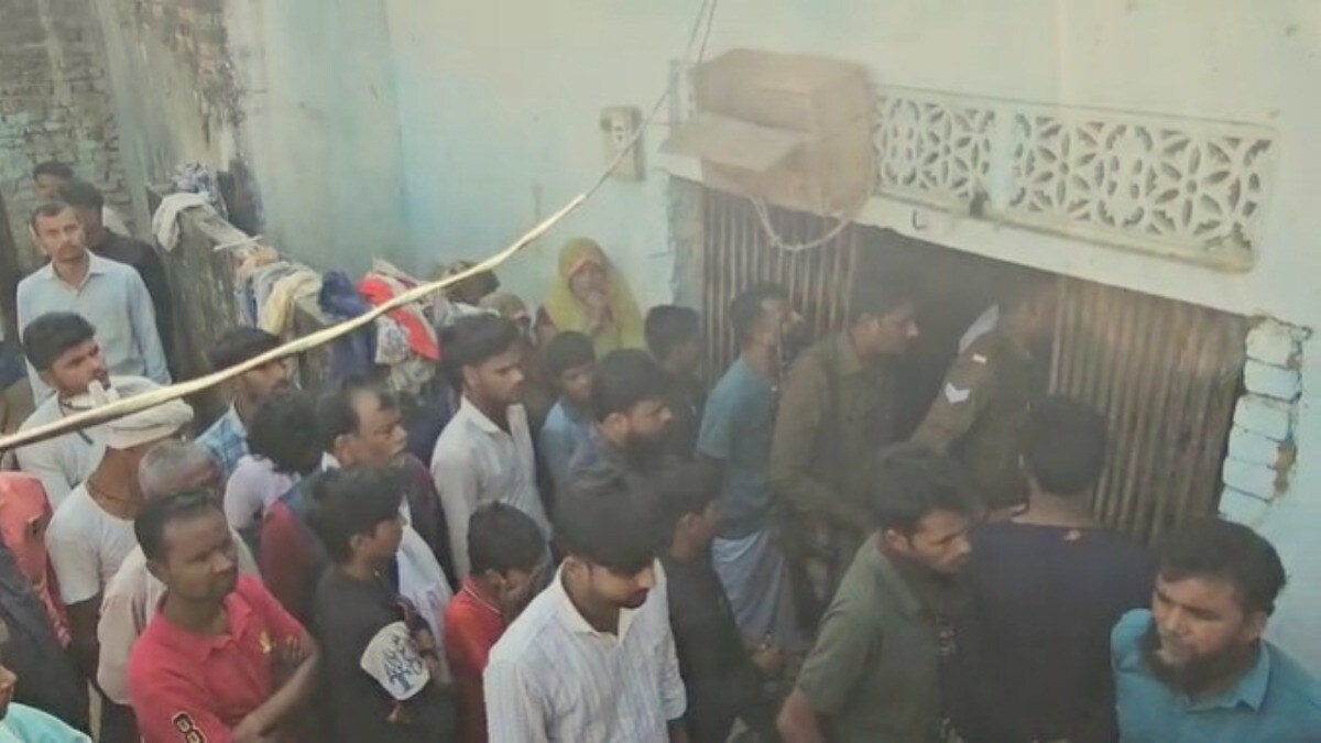 श्रावस्ती के घर से मिला रोज अली, पत्नी शहनाज और 3 बच्चों का शव, क्या हुआ इनसे साथ? मची सनसनी Shravasti, Shravasti News, Shravasti Police, 5 dead in Shravasti, family found dead in Shravasti, UP News, UP Crime, श्रावस्ती, श्रावस्ती न्यूज, श्रावस्ती पुलिस, श्रावस्ती में 5 की मौत, श्रावस्ती में मृत मिला परिवार, यूपी न्यूज, यूपी क्राइम