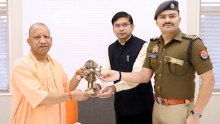 संभल DM राजेंद्र पेंसिया और SP कृष्ण बिश्नोई लखनऊ में CM योगी से मिले, 24 नवंबर से पहले क्यों हुई ये मुलाकात UP Tak