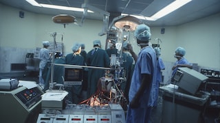 सिजेरियन डिलीवरी के समय डॉक्टरों ने महिला के गर्भाशय में छोड़ा गौज पेड, डेढ़ महीने बाद पेशाब करते वक्त निकला UP Tak