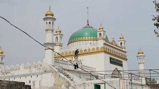 संभल जामा मस्जिद गई ASI टीम के साथ हाफिज और कासिफ खान ने ये क्या किया? एंट्री भी नहीं दी, FIR दर्ज UP Tak